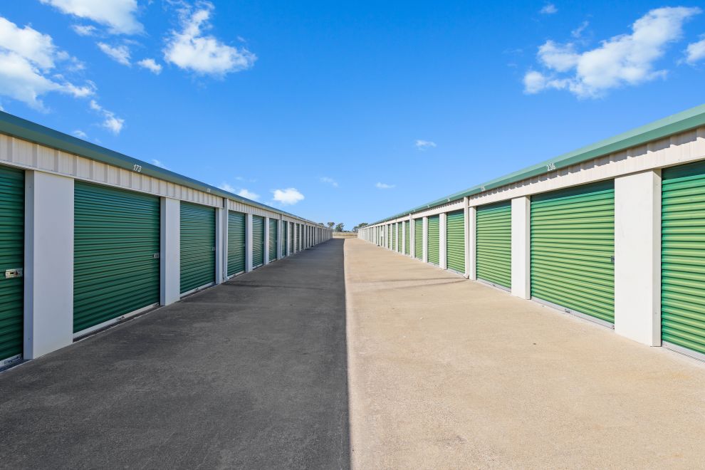FreeUp Storage Waxahachie - DriveUp Units